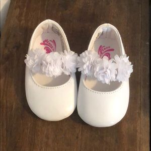 White dress shoes NWOT